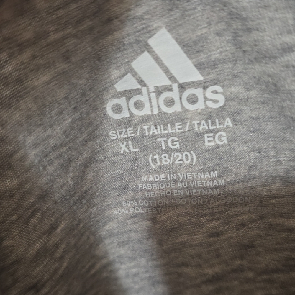 Adidas Gray T-Shirt with Stars and Stripes Logo - Picture 2 of 3